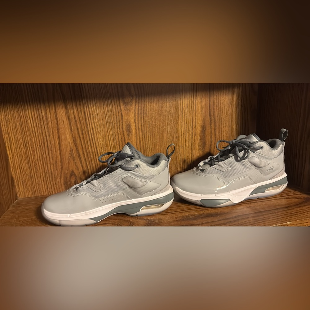 Jordan flight grey
